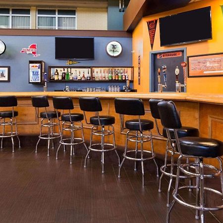 Comfort Inn & Suites Airport Syracuse Buitenkant foto