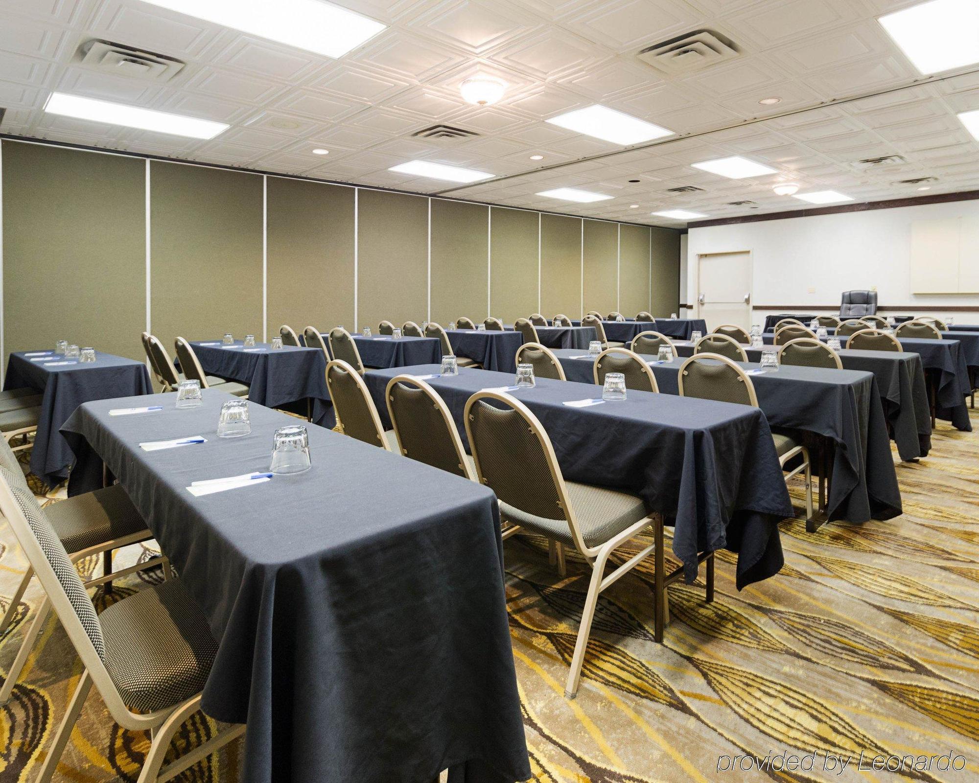 Comfort Inn & Suites Airport Syracuse Buitenkant foto