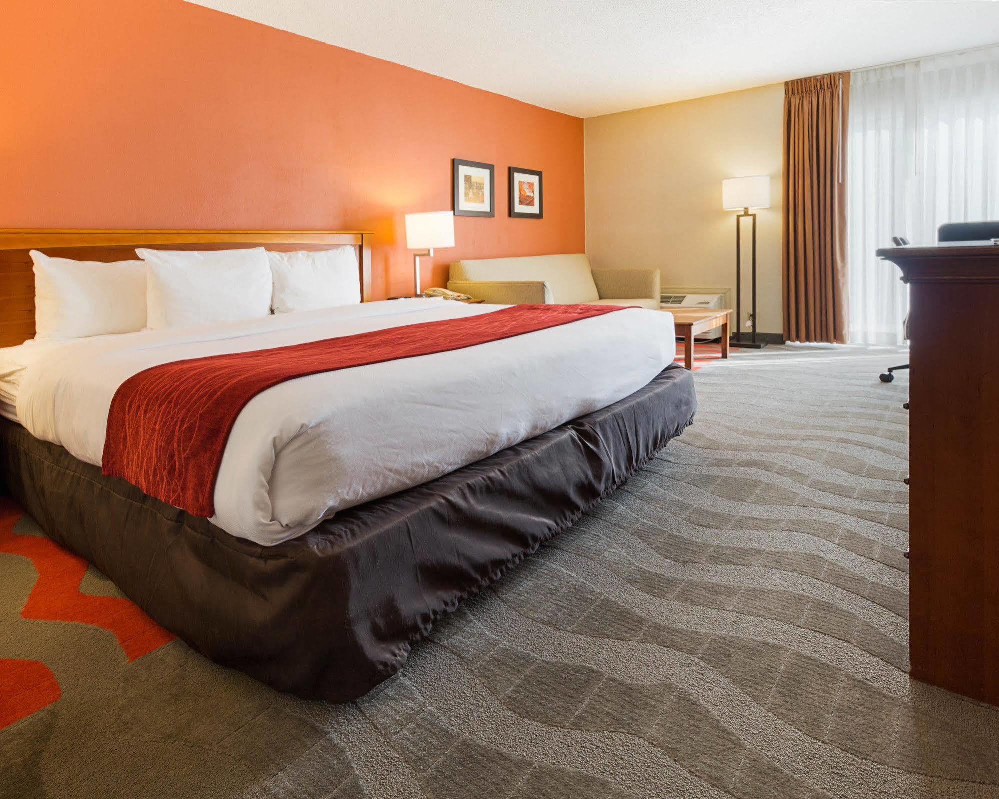 Comfort Inn & Suites Airport Syracuse Buitenkant foto