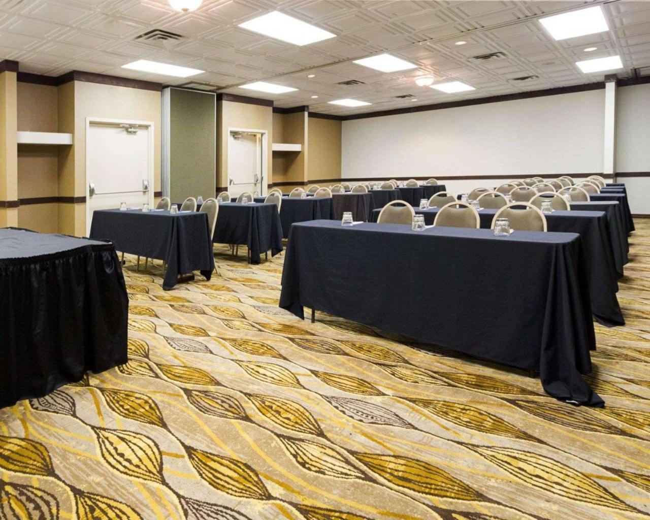 Comfort Inn & Suites Airport Syracuse Buitenkant foto