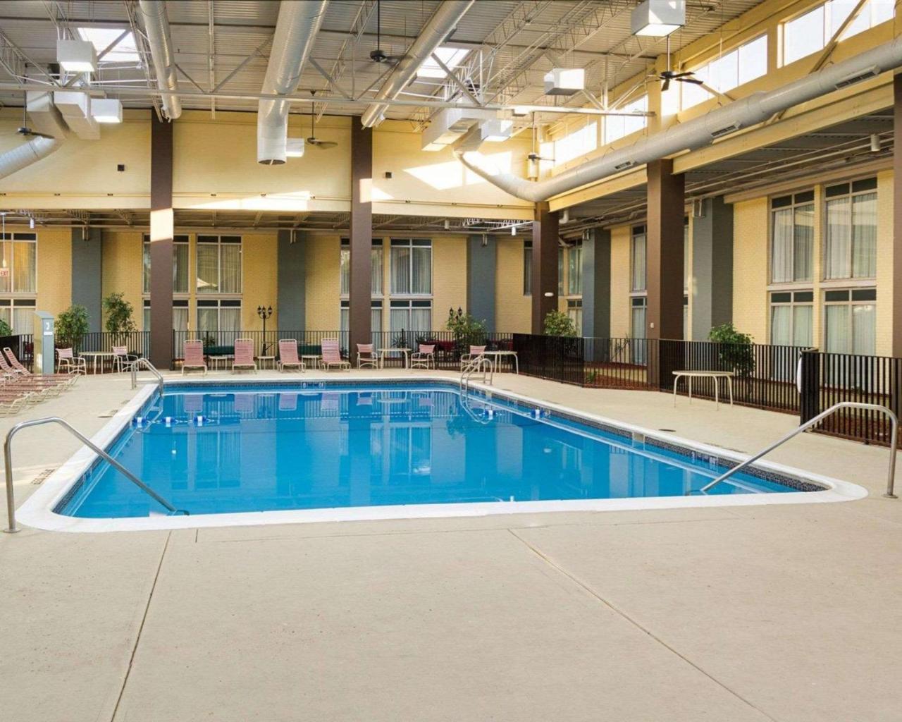 Comfort Inn & Suites Airport Syracuse Buitenkant foto