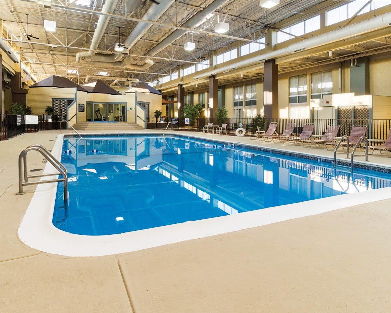 Comfort Inn & Suites Airport Syracuse Buitenkant foto