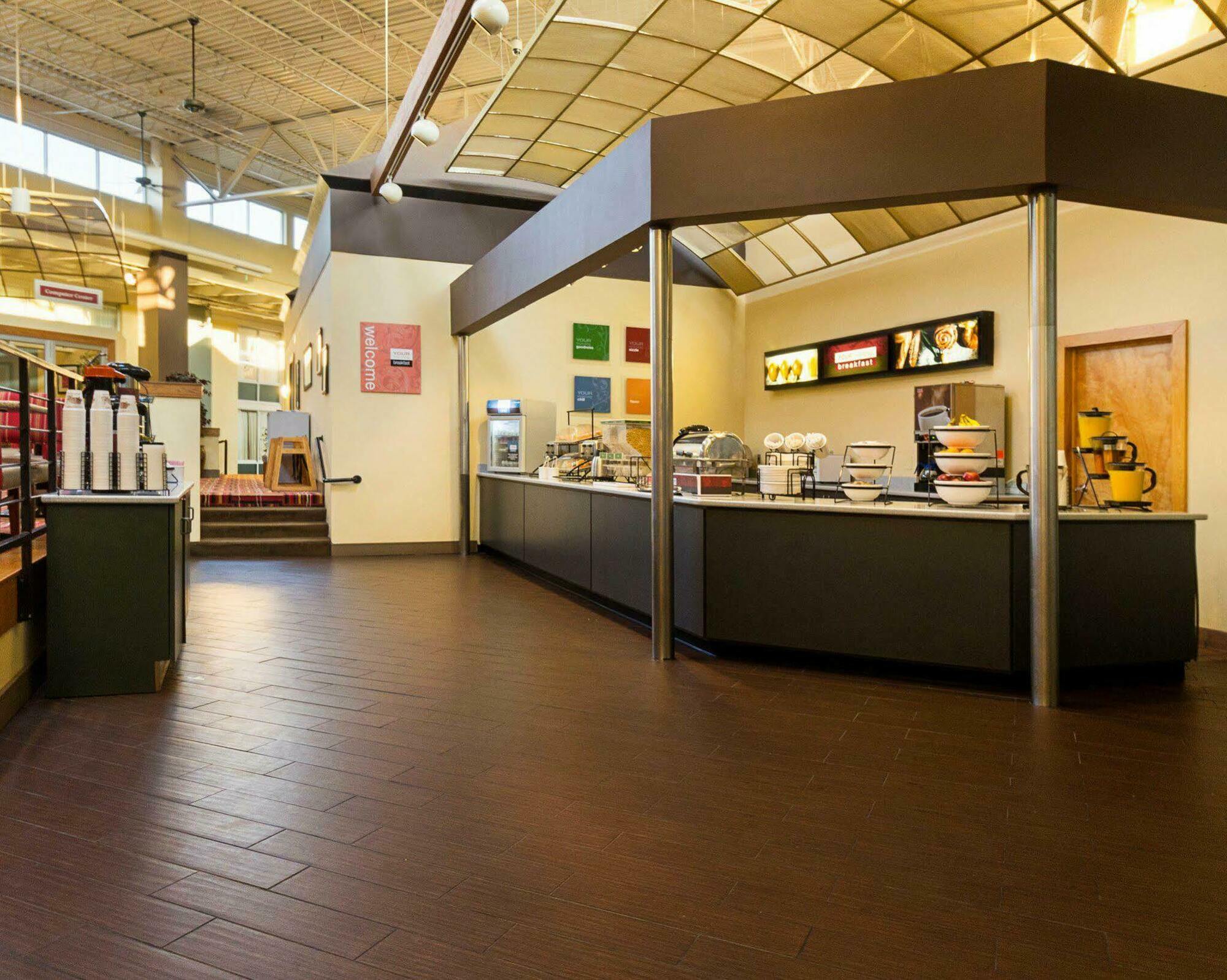 Comfort Inn & Suites Airport Syracuse Buitenkant foto