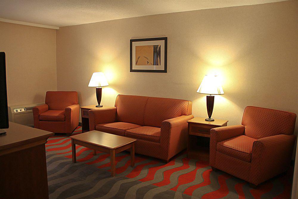 Comfort Inn & Suites Airport Syracuse Buitenkant foto